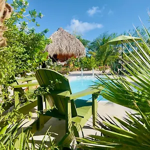 Bed & Breakfast The Octopus Tropical Oasis, Dorp Sint Michiel